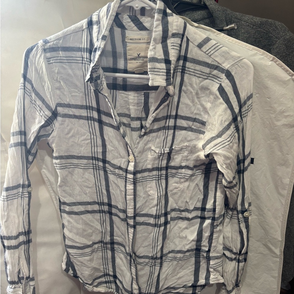 AE Women’s White and Black Plaid Shirt